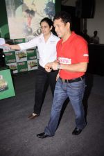 Sachin Tendulkar at Golden Castrol Golden Spanner Awards in ITC Grand Maratha on 21st Oct 2011 (23).JPG